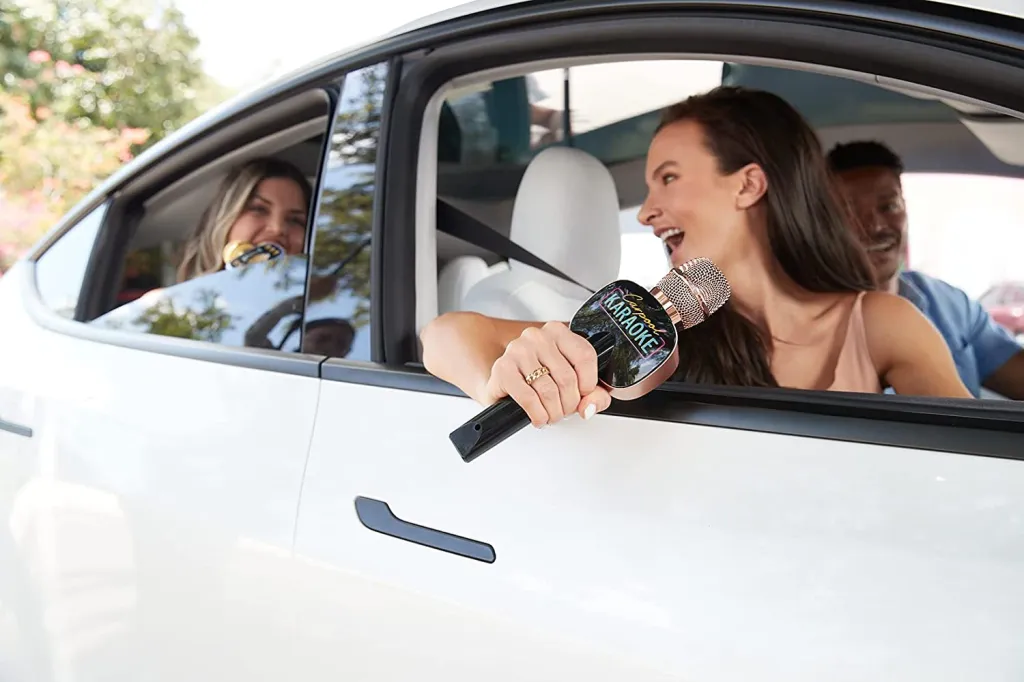 Carpool Karaoke The Mic 2.0 in use